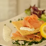 The Originals City, La Terrasse, Nord מלון