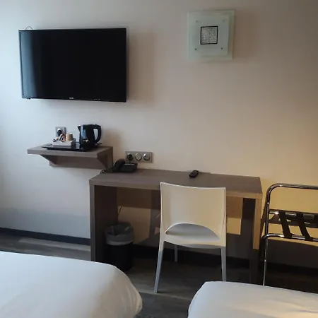 The Originals City, La Terrasse, Nord 호텔 3*