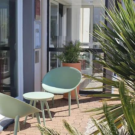 The Originals City, La Terrasse, Nord 3*