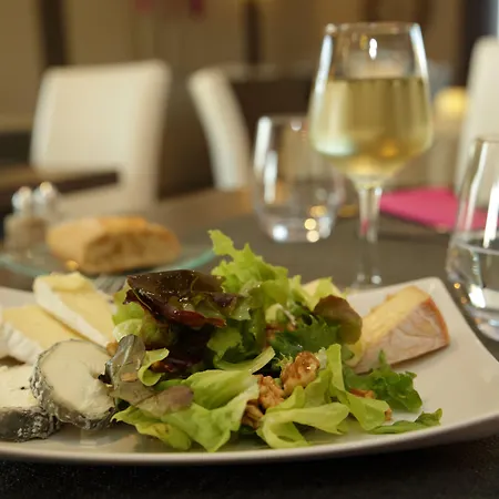 Hotel The Originals City, La Terrasse, Nord Tours