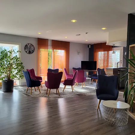 Hotel The Originals City, La Terrasse, Nord Tours