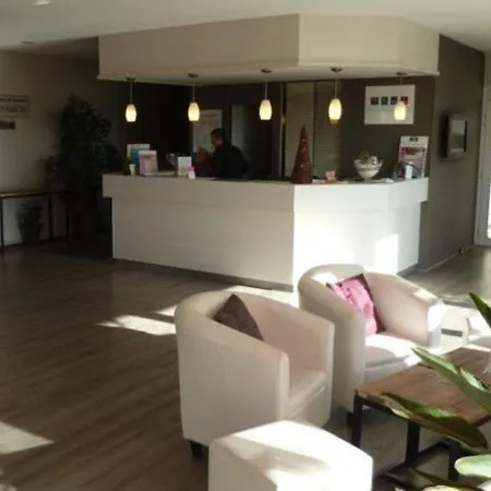 The Originals City, La Terrasse, Nord 酒店