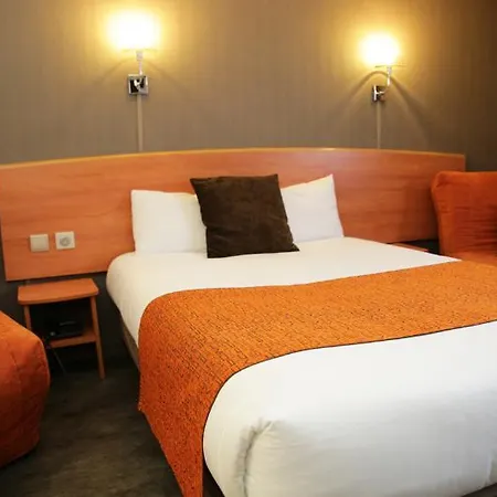 The Originals City, La Terrasse, Nord 호텔 3*