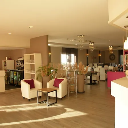 Hotel The Originals City, La Terrasse, Nord