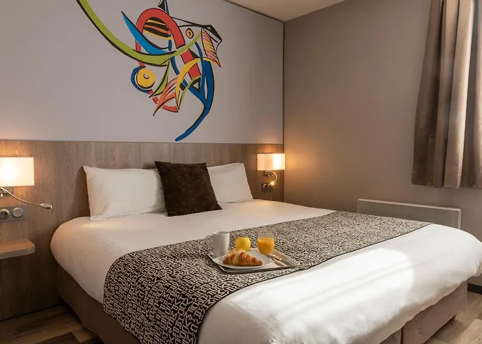 The Originals City, La Terrasse, Nord מלון 3*