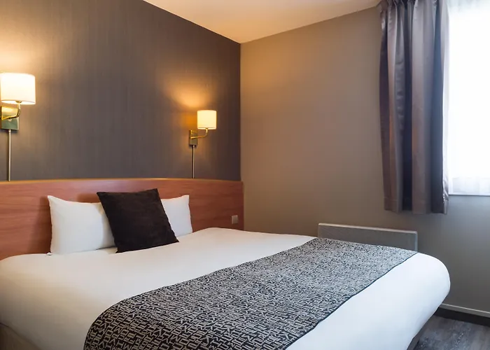 Hotel The Originals City, La Terrasse, Nord 3*