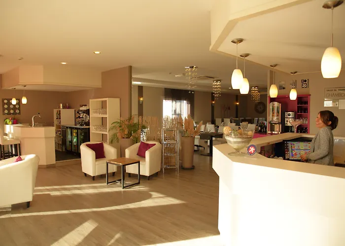 The Originals City, La Terrasse, Nord 3*