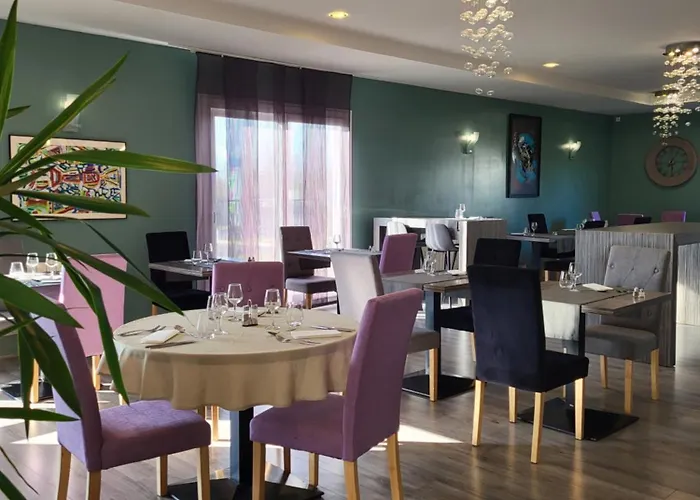 Hotel The Originals City, La Terrasse, Nord 3*