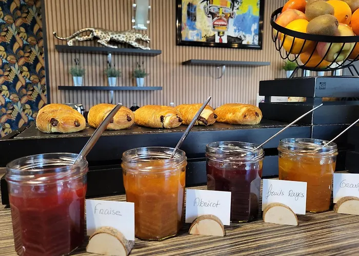 The Originals City, La Terrasse, Nord 酒店