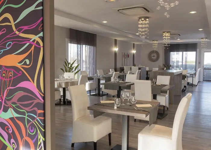 酒店 The Originals City, La Terrasse, Nord