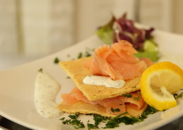 The Originals City, La Terrasse, Nord מלון