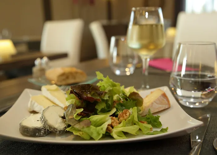 Hotel The Originals City, La Terrasse, Nord Tours