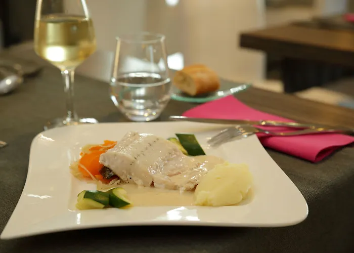 酒店 The Originals City, La Terrasse, Nord 3*