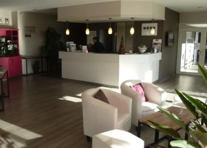 The Originals City, La Terrasse, Nord 酒店