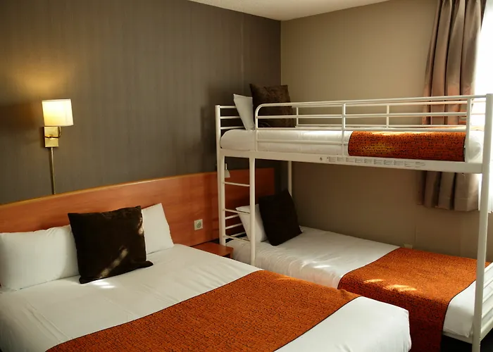 Hotel The Originals City, La Terrasse, Nord