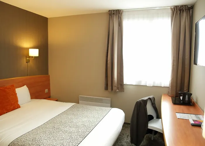 The Originals City, La Terrasse, Nord 图尔